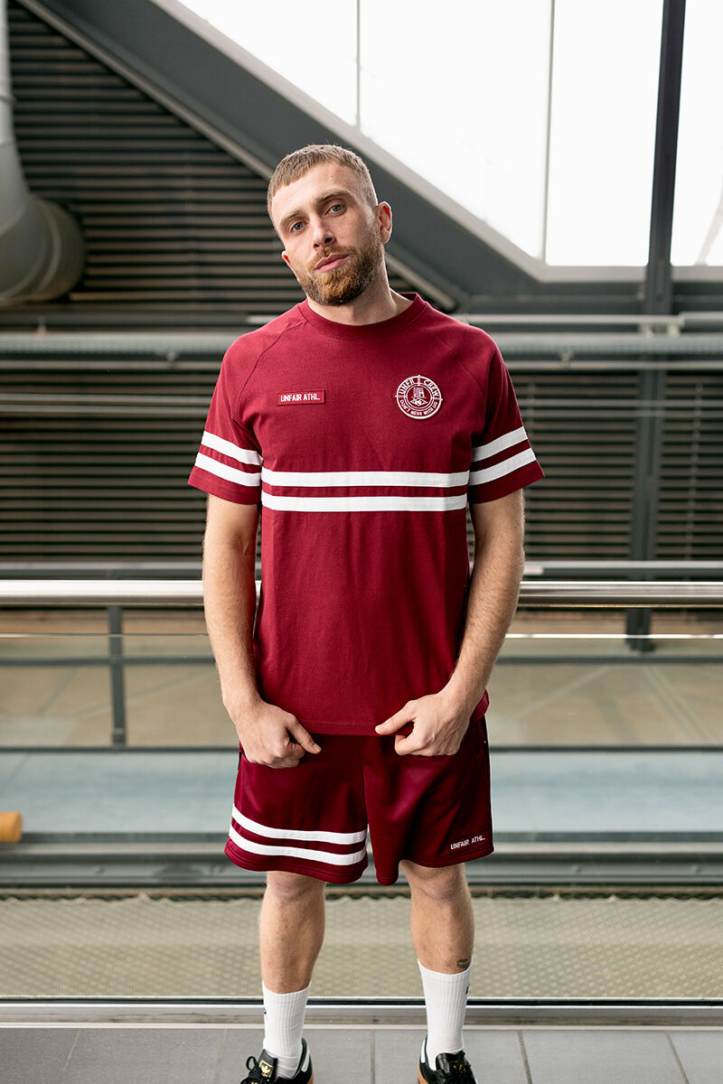 DMWU T-Shirt Burgundy box