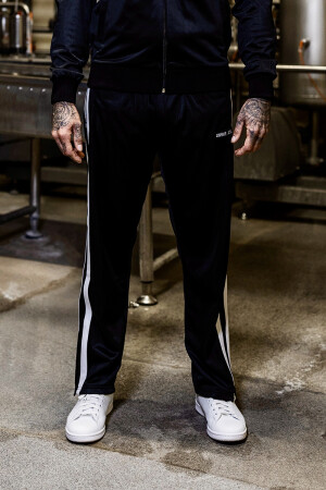 DMWU Trackpants Evolution Black