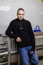 Heavy Knitted Halfzip Black