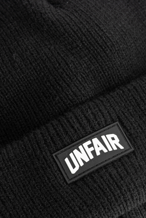 Curved Patch Beanie Black