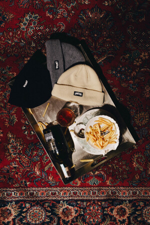 Curved Patch Beanie Beige