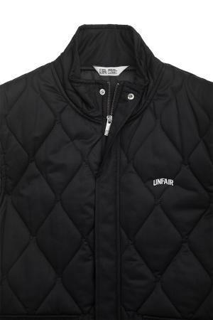 Curved Hunter Vest Black